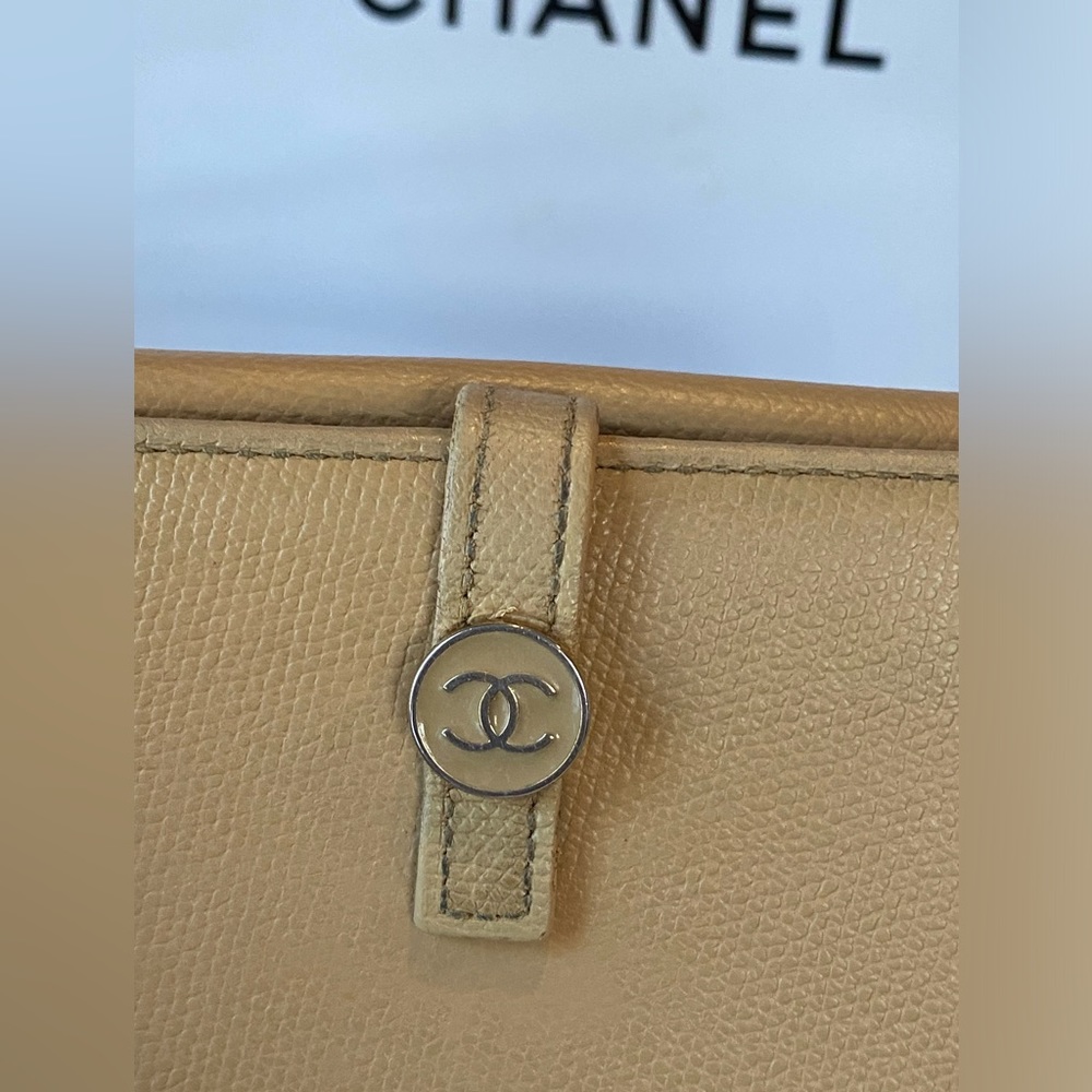 Chanel Caviar Lonng Wallet - Picture 4 of 11